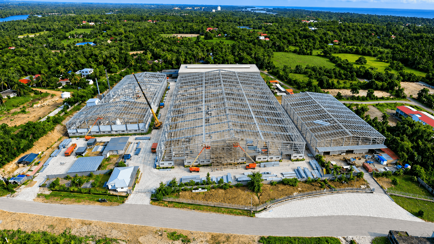 Building clad in insulated sandwich panels